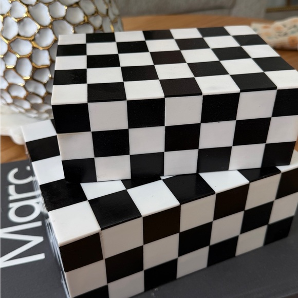 Checkered Black and White Party Boxes - Picture 1 of 3